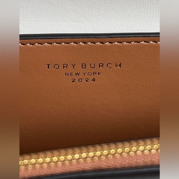 154786 - Tory Burch Eleanor Embossed Rectangular Bag - Picture 10 of 13